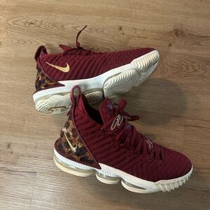 Nike LeBron 16 King shoes - AO2588-601